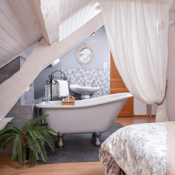 Sweet Romance Room, breakfast included and reversible air conditioning