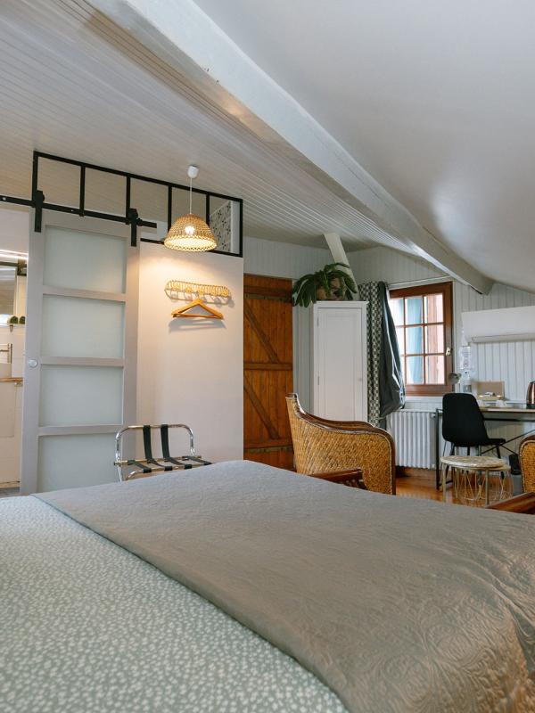 Chambre Scandinave Cozy – Petit-déjeuner inclus, avec climatisation