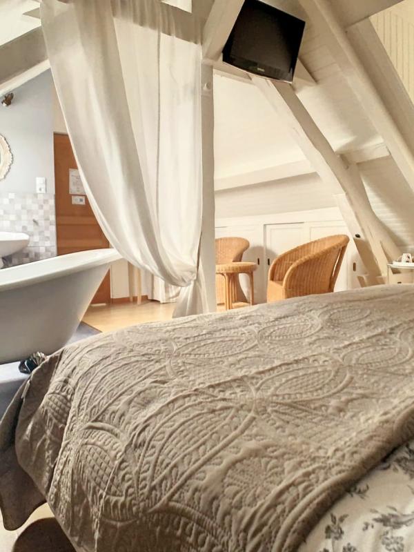 Sweet Romance Room, breakfast included and reversible air conditioning