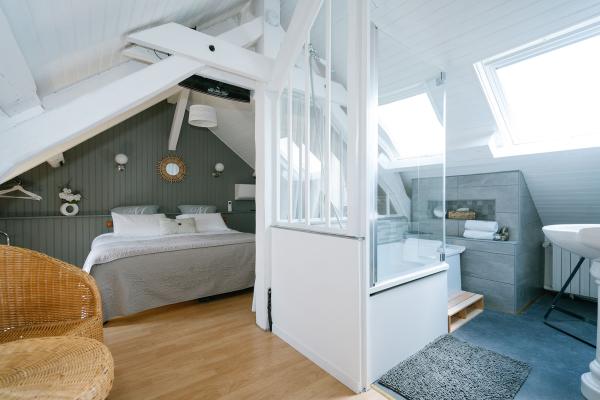 Chambre Douceur Romantique, petit déjeuner inclus et climatisation réversible